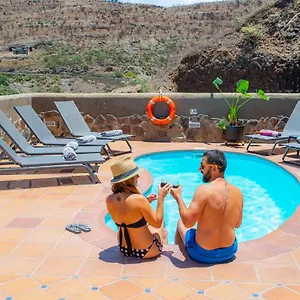 https://casa-cueva-el-caidero.in-canary-islands.com